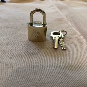 Louis Vuitton Lock and Key set 443